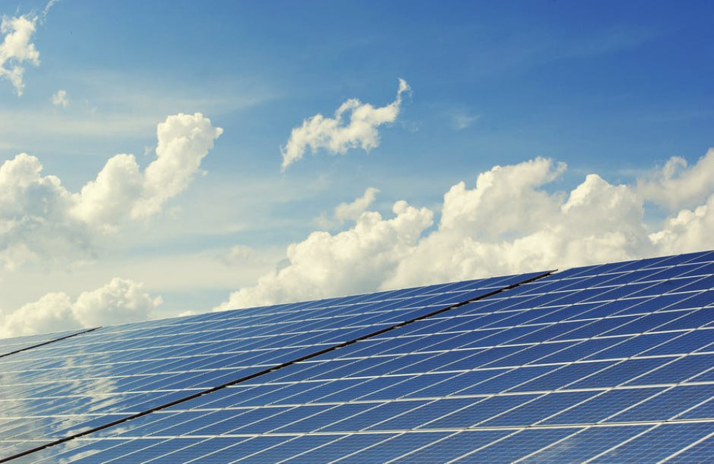 Kun je zonnepanelen op een EPDM dak plaatsen?