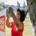 Het maken van een roll-up banner, een diepgaande kijk op ontwerp, productie en impact!